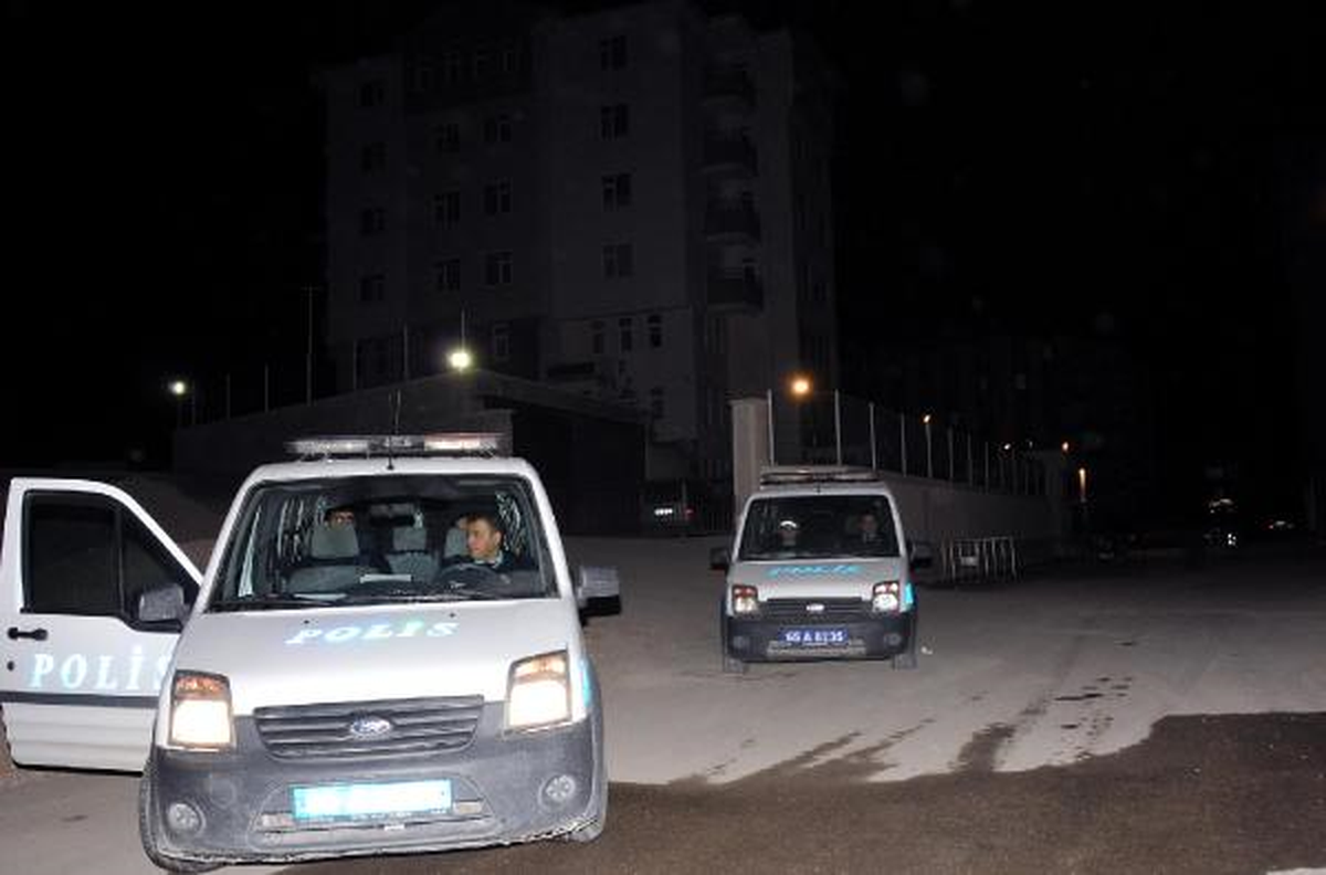 Van\'da Sahte Canlı Bomba Polisi Alarma Geçirdi