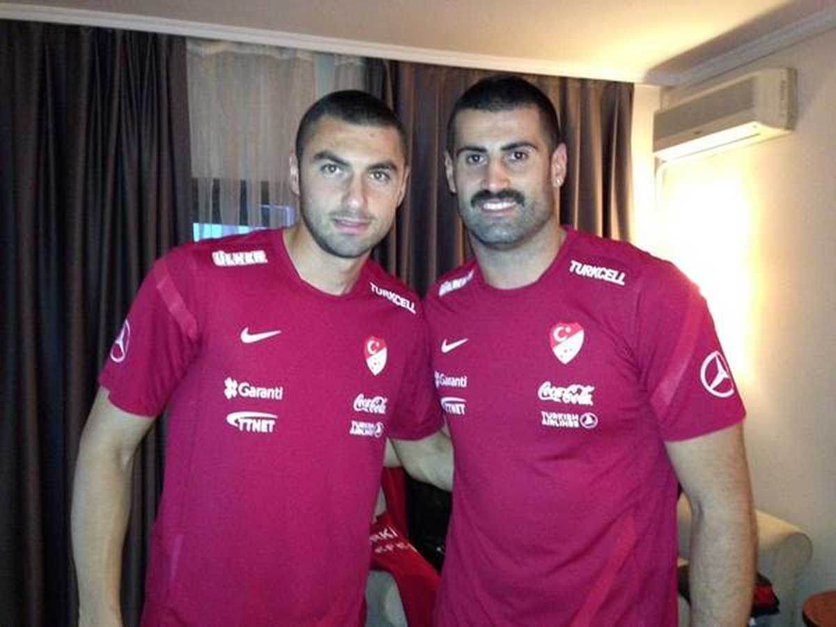 Volkan, Burak\'ın Burnunu Kırdı İddiası