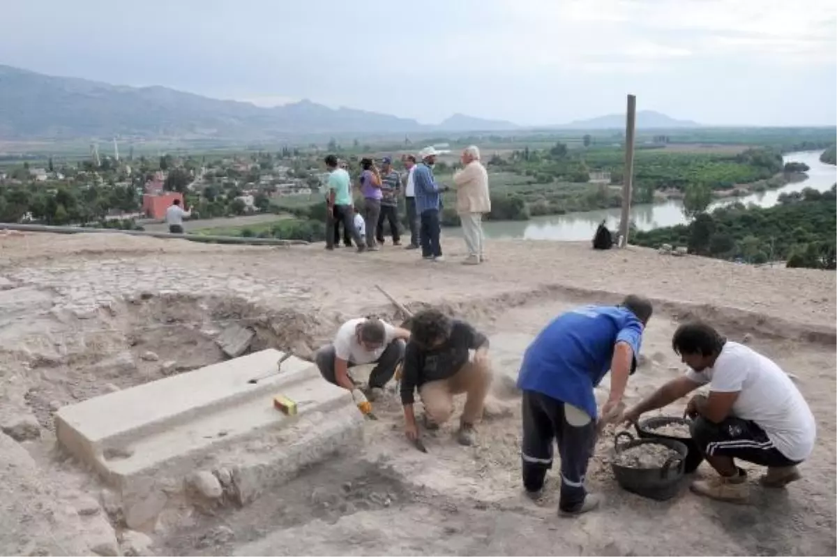 9 Bin Yıllık Misis\'te Tapınak Gün Yüzüne Çıkarıldı