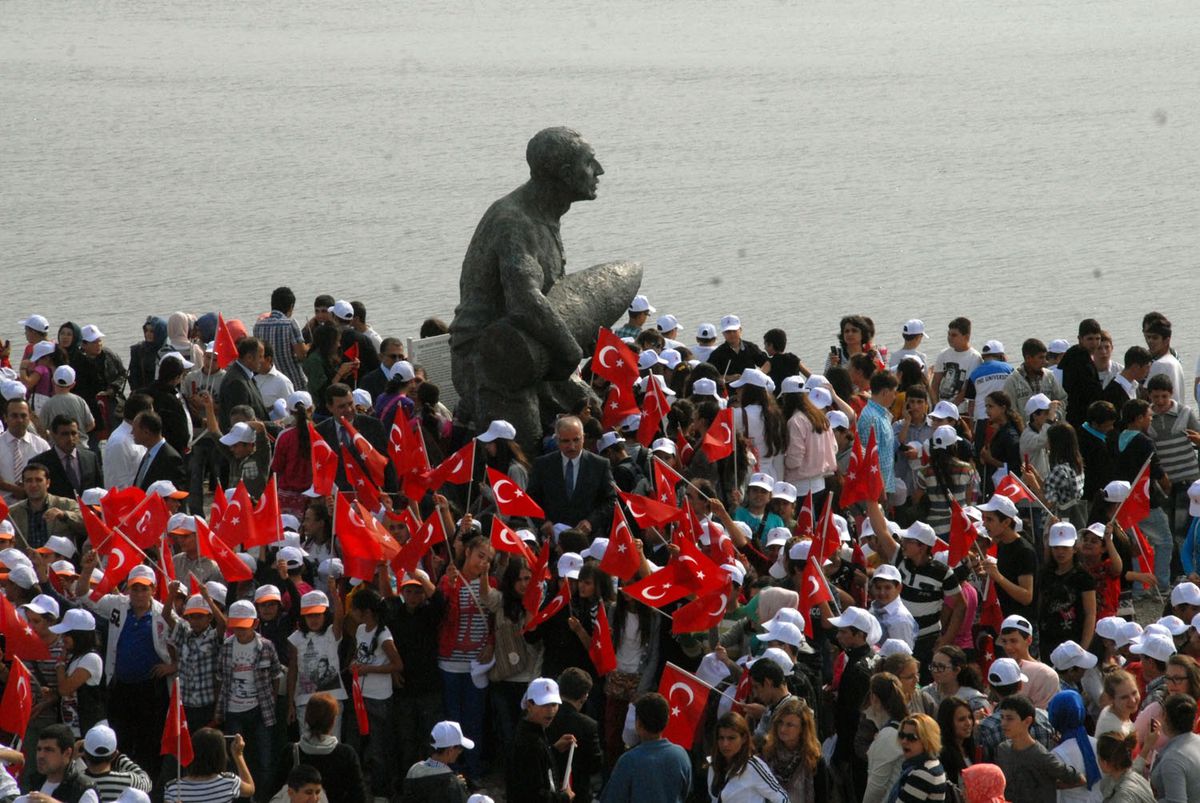 97. Yılda Şehitliklere 9 Bin 700 Öğrenci