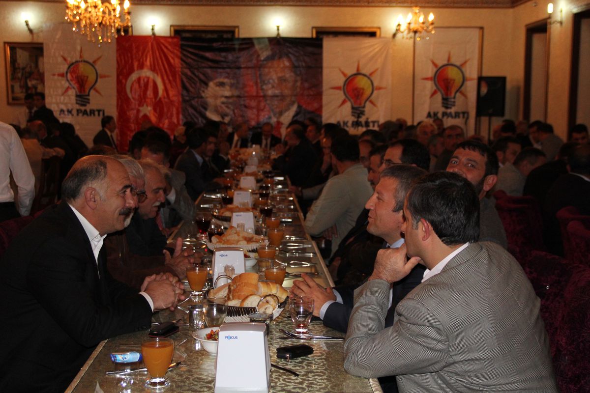 AK Parti ile Feshine Karar Verilen Has Partililer Yemekte Buluştu
