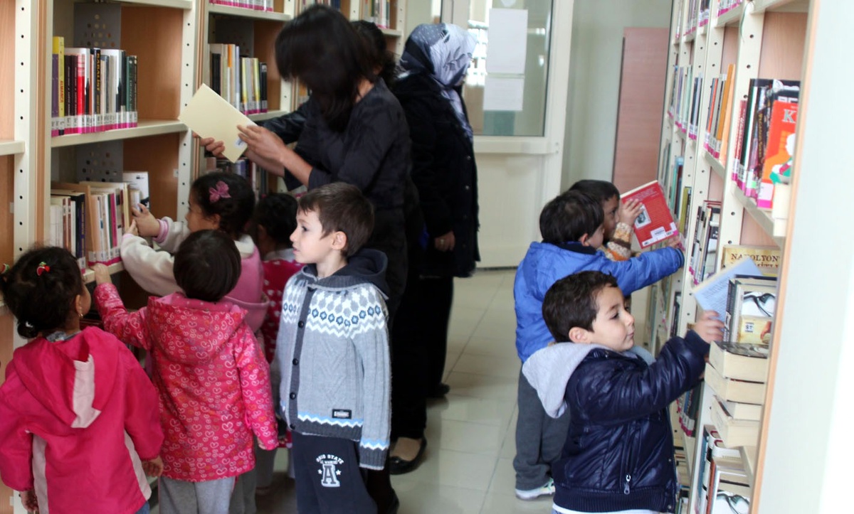 Anaokulu Öğrencileri, Kmü\'nün Kütüphanesini Gezdi