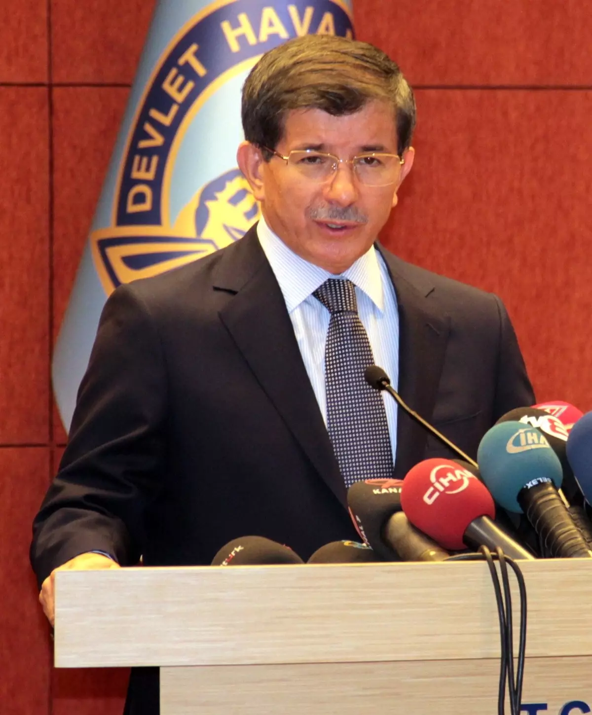 Bakan Davutoğlu: "Kafasındaki Davutoğlu ile Kavga Ediyor"