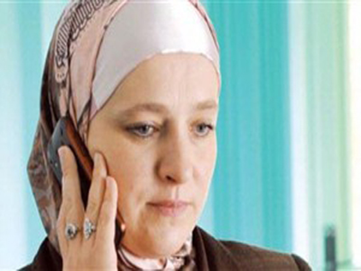 Bosna-Hersek\'in ve Avrupa\'nın İlk Başörtülü Belediye Başkanı Amra Babiç Oldu