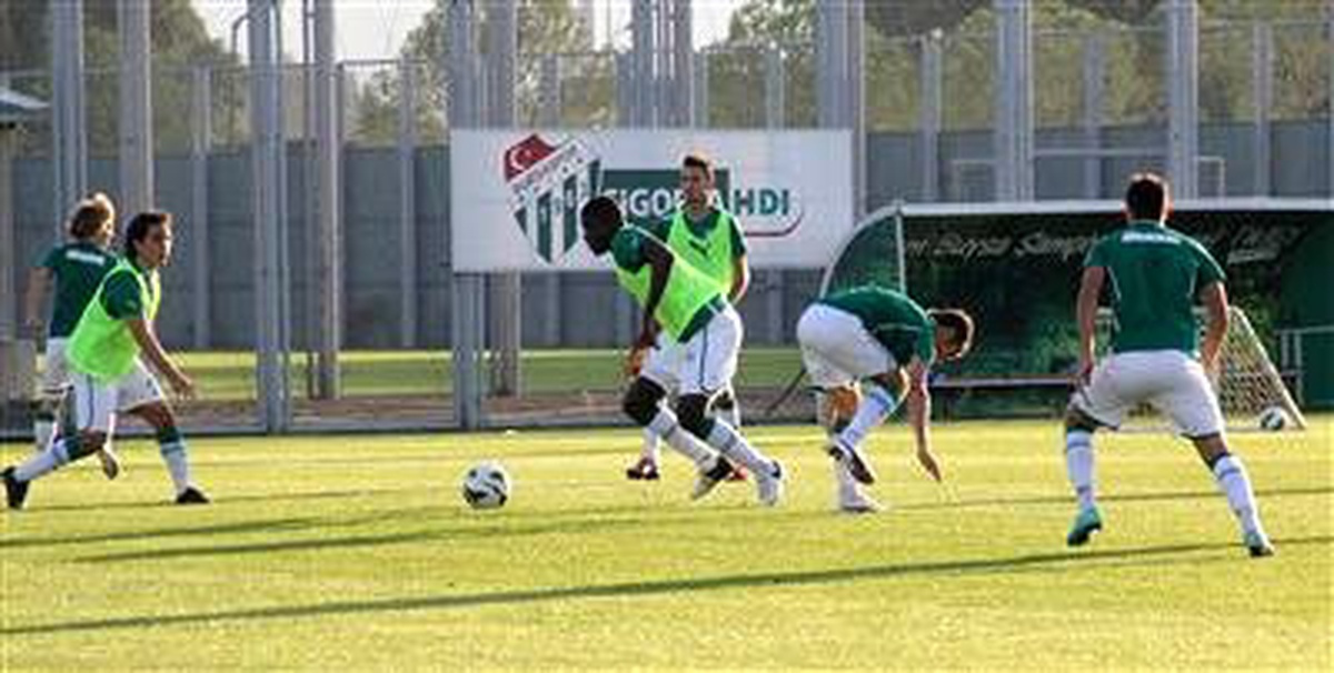 Bursaspor, Fenerbahçe\'ye Ozan İpek\'siz Hazırlanıyor