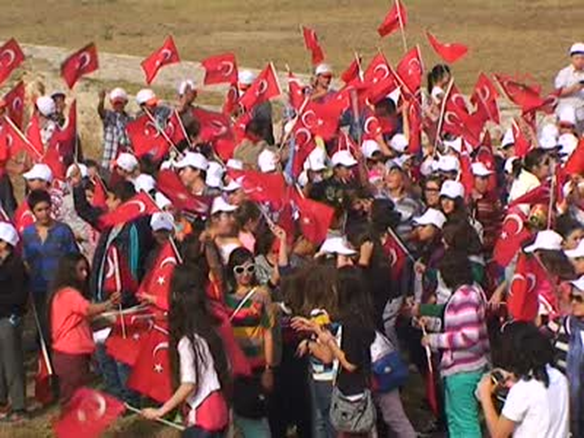 Çanakkaleli Öğrenciler Şehitleriyle Buluşuyor