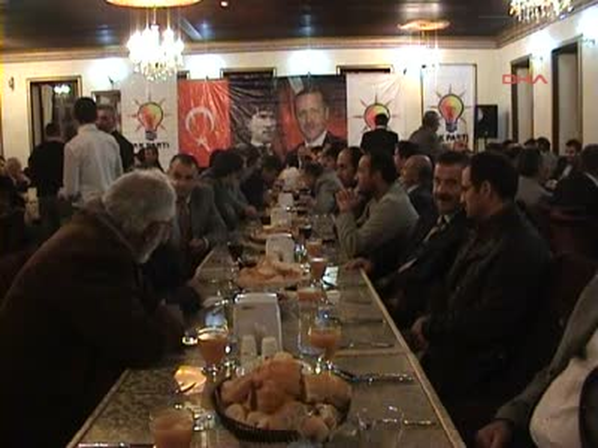 Erzurum Ak ve Has Partileler Birleşme Yemeğinde Buluştu