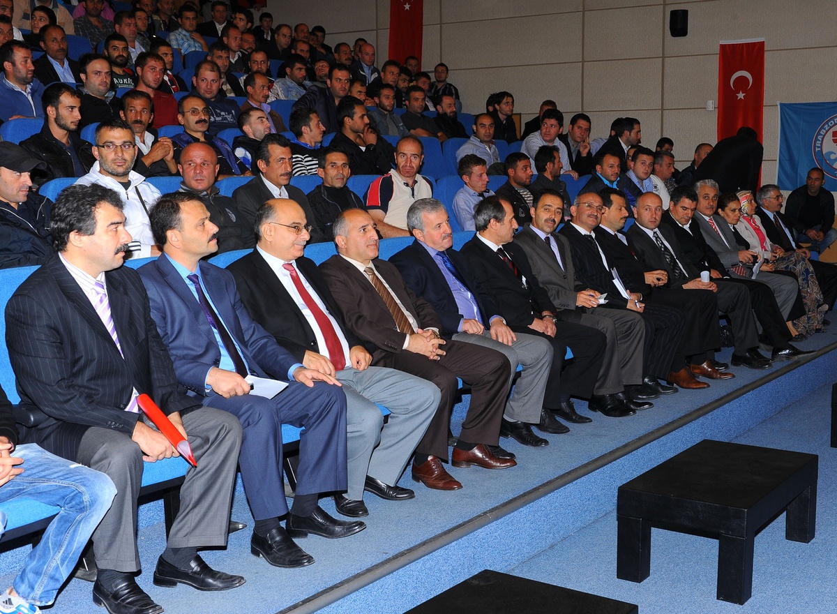 İş-Kur Belediye İşbirliği ile 300 Kişi İstihdam Edildi