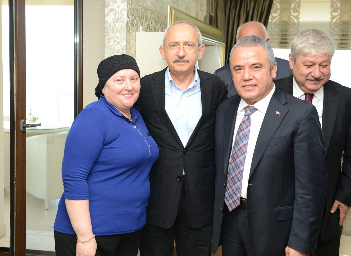 Kılıçdaroğlu Başkan Böcek\'in Eşini Ziyaret Etti