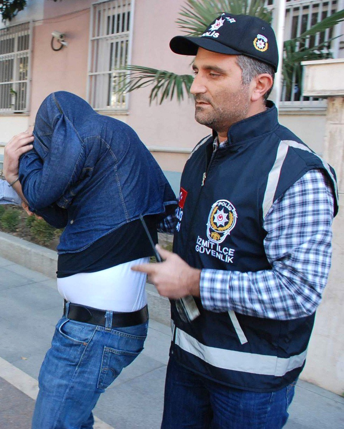 Kız Çocuğuna Darp ve Taciz İddiasına Gözaltı