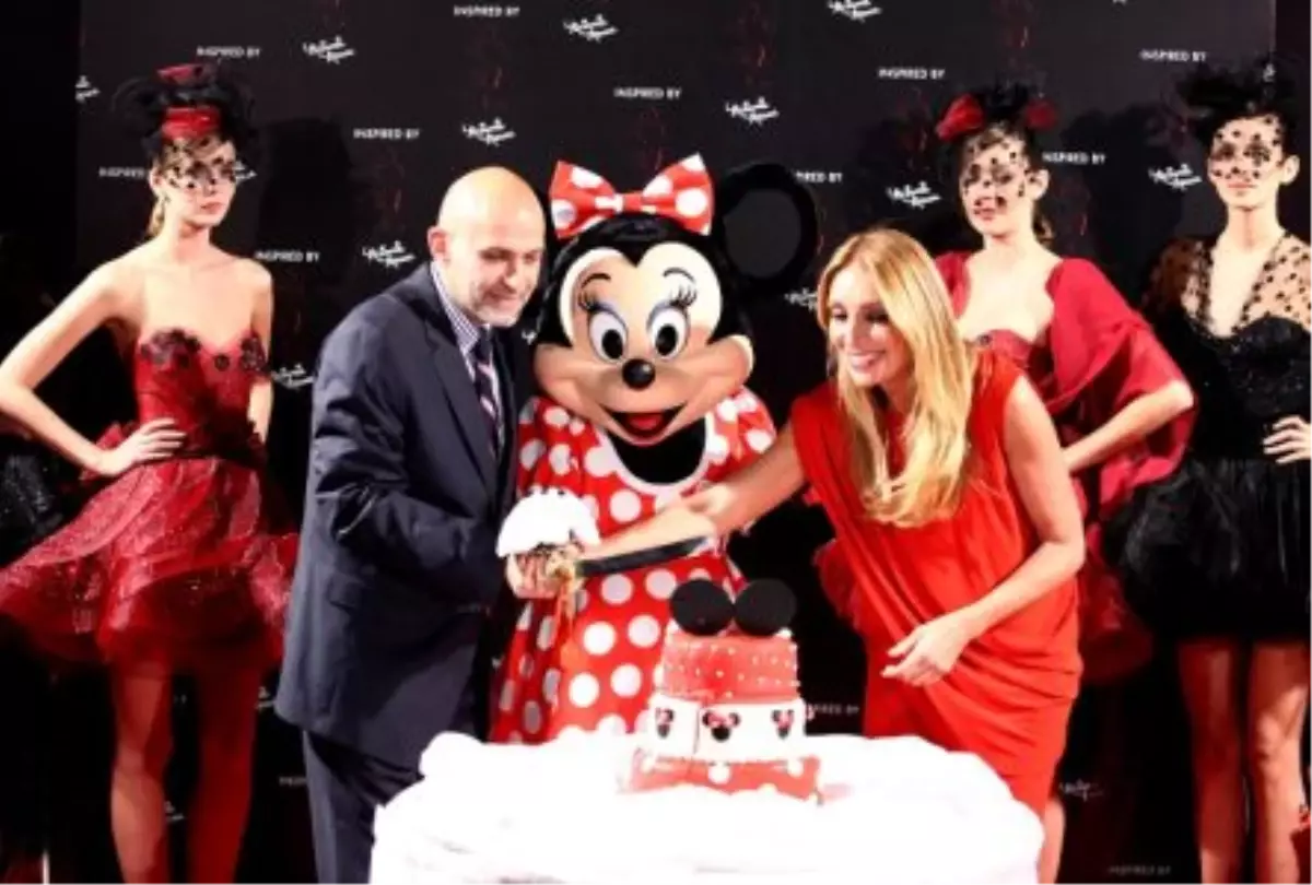 Minnie Mouse Pera Palas\'ta Göz Kamaştırdı