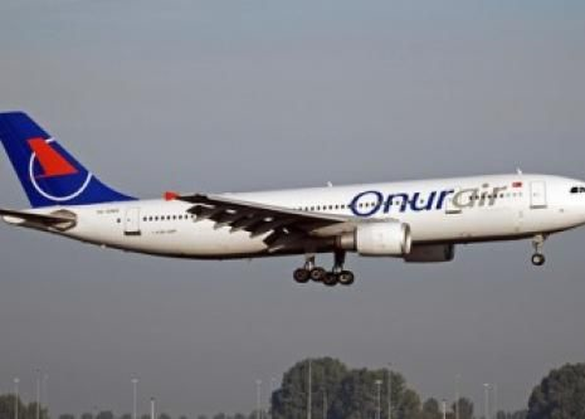 Onur Air Uçağına Kuş Çarptı