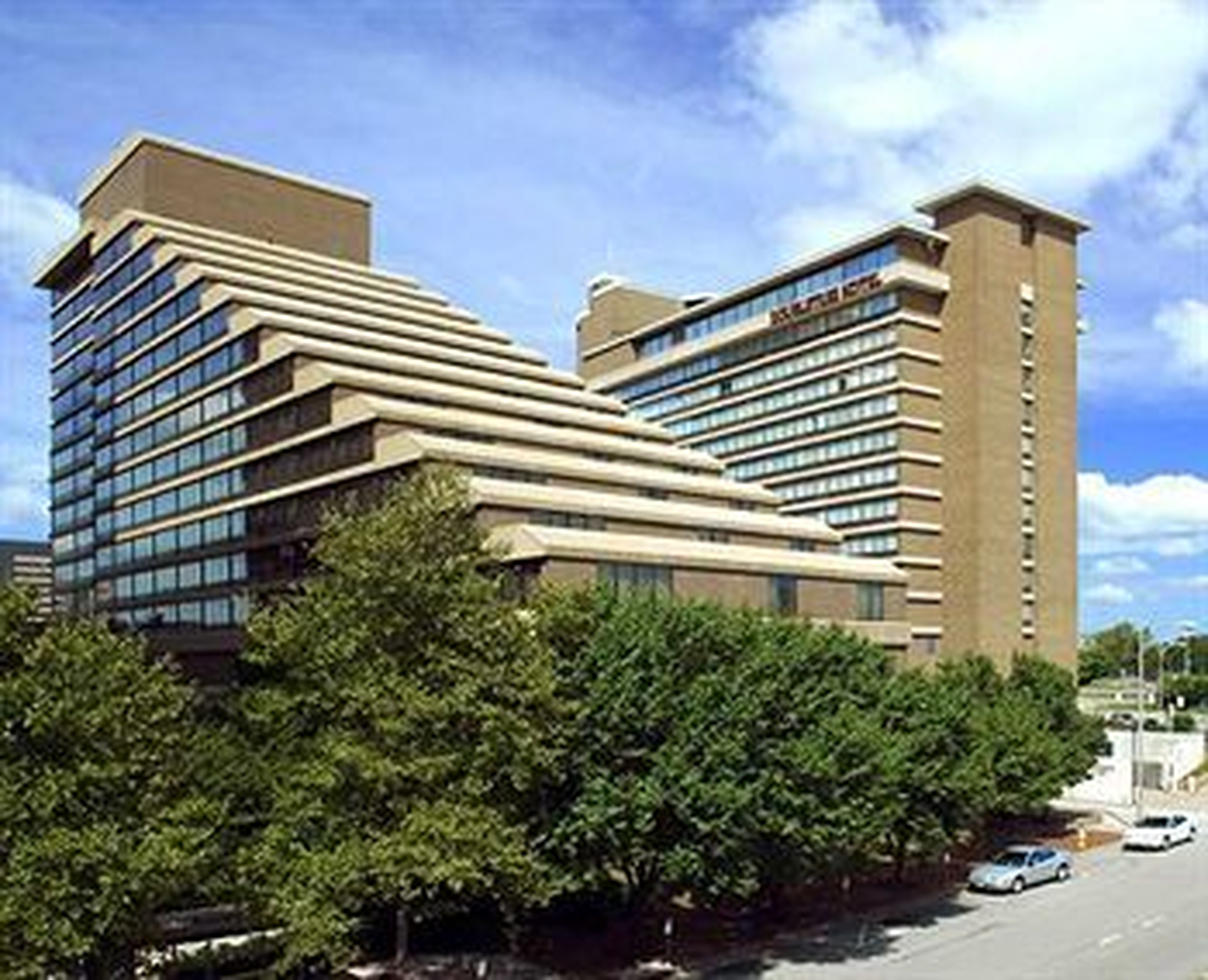 Türkiye'deki Otel Zincirlerinin En Büyükleri, Yabancıda Hilton, Yerlide Crystal