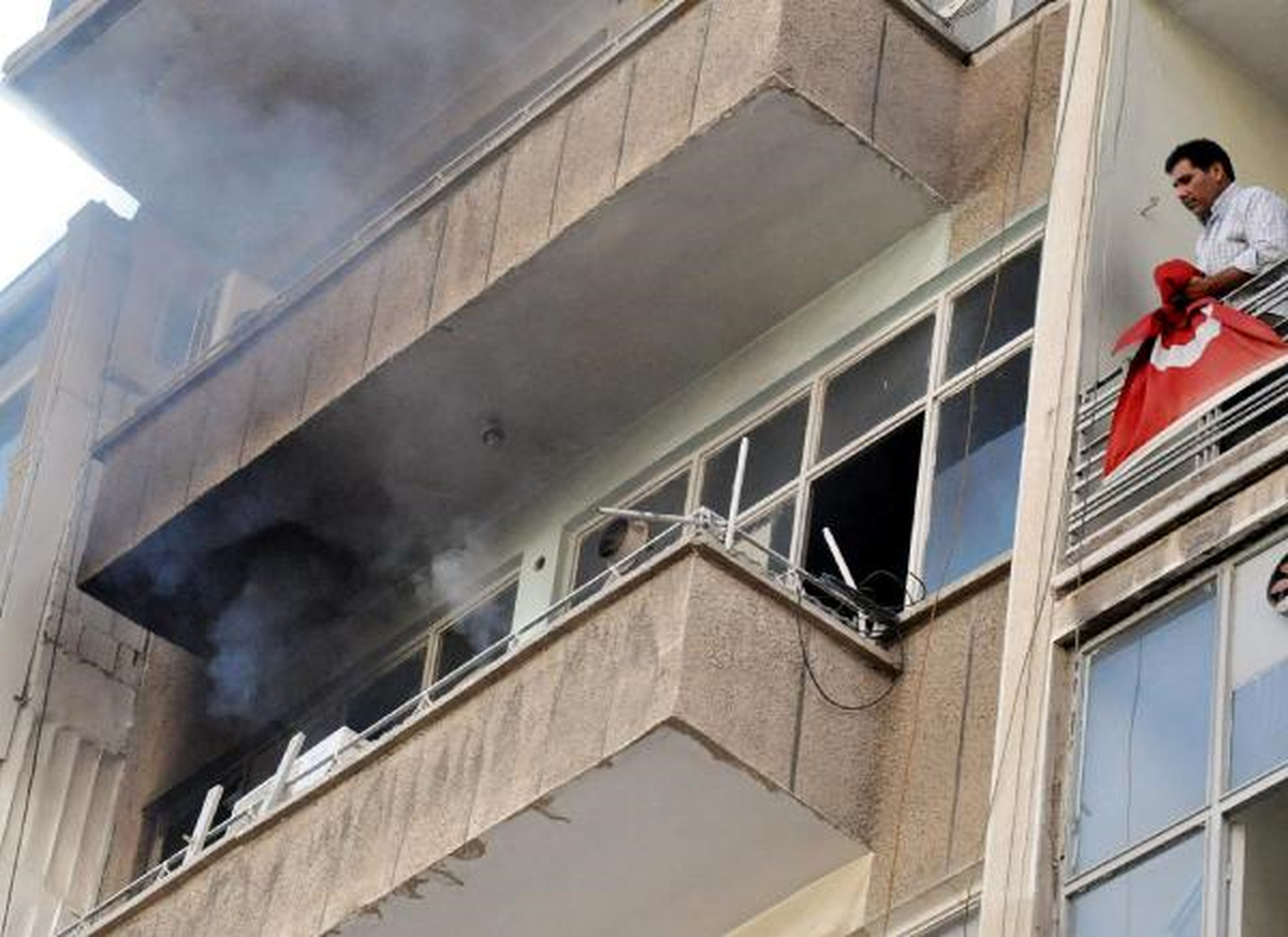 Yangında Türk Bayrağını Kurtarma Çabası