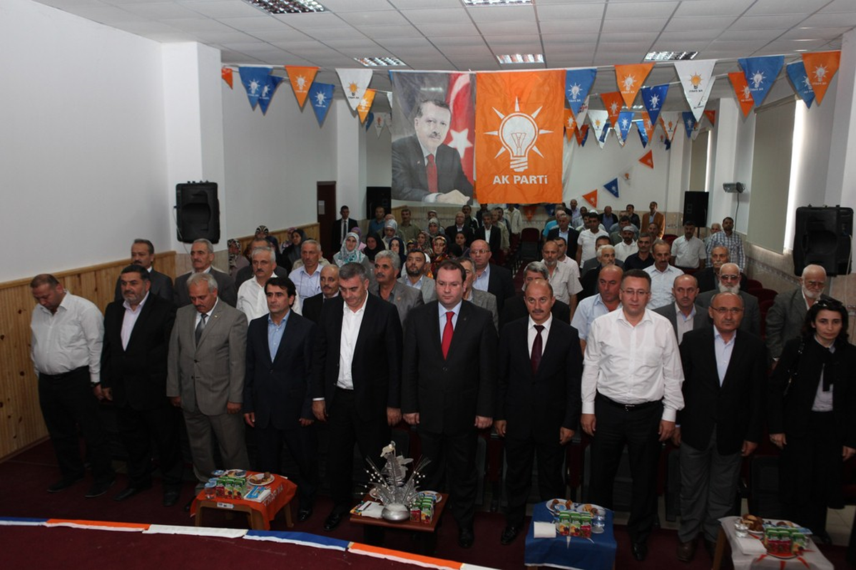 AK Parti Karapürçek İlçe Danışma Toplantısı Gerçekleştirildi