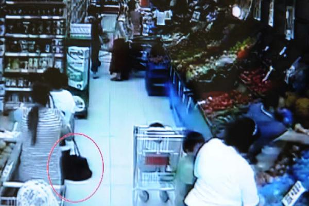 Alışverişe Dalan Kadınlar Dikkat