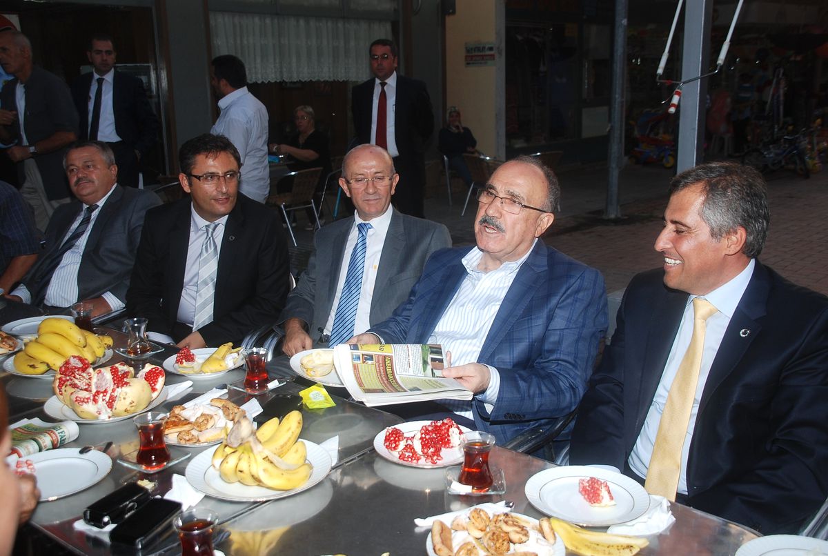 Başbakan Yardımcısı Atalay\'dan KKTC Heyetine Uçak Jesti
