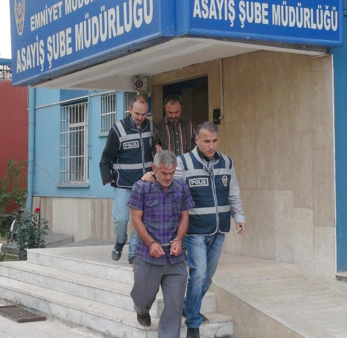 Çaldıkları Kamyonu Hurdacıya Satmışlar