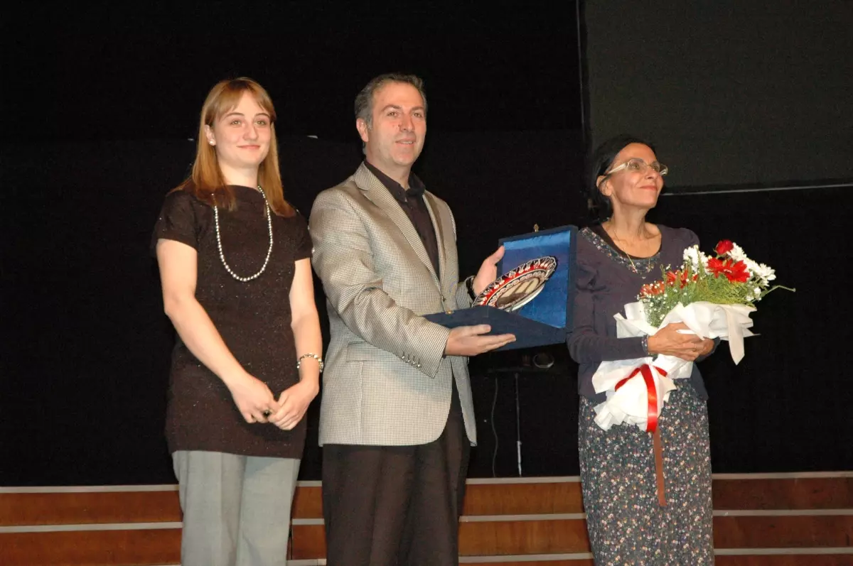Cemalnur Sargut, Erzurum'da Öğrencilerle Buluştu