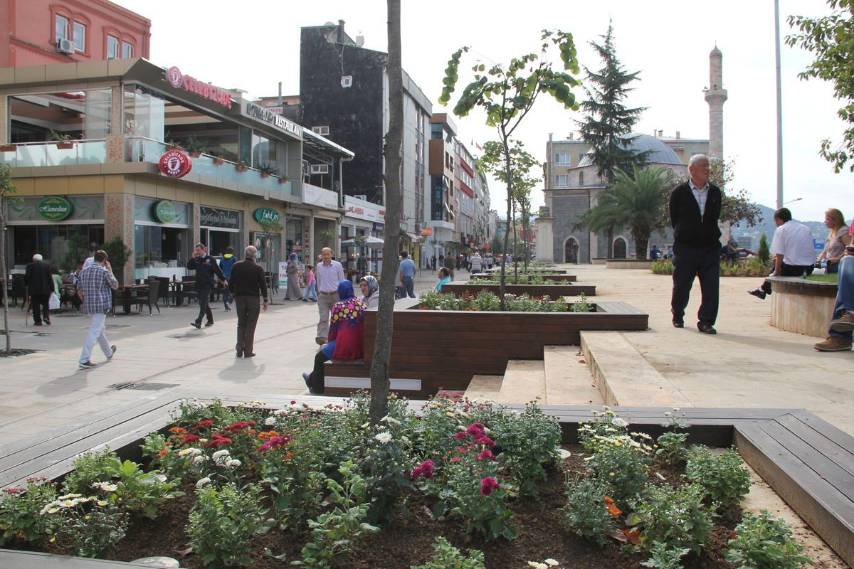 Giresun\'da Meydana Yeşil Dokunuş
