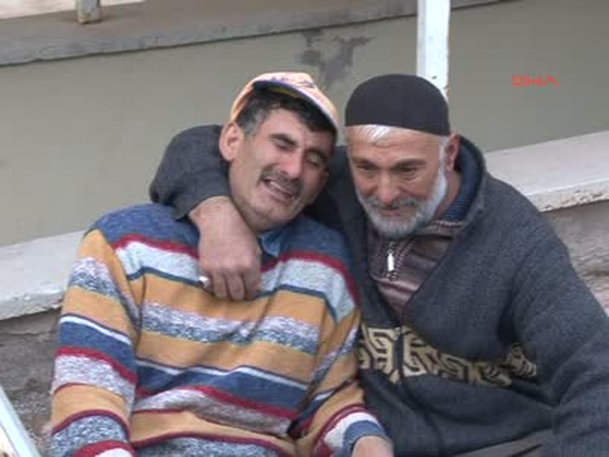 Hastane Bahçesinde Göçük 2 İşçi Toprak Altında Cesetleri Çıkarıldı