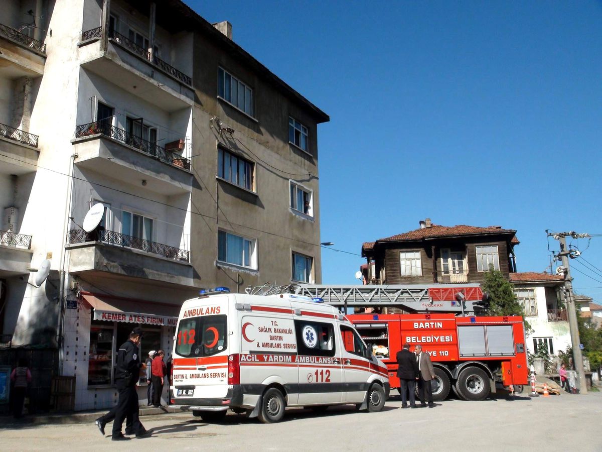 İntihara Kalkışan Kadını İtfaiyeci Kurtardı