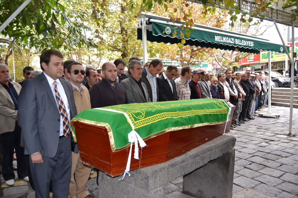 İş Adamı Özçilingir Son Yolculuğuna Uğurlandı
