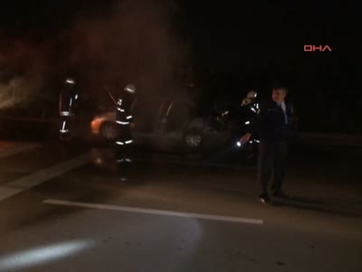 Konya Kiraladığı Otomobilde Yanmaktan Polis Kurtardı Kiraladığı Otomobilde Yanmaktan Polis Kurtardı