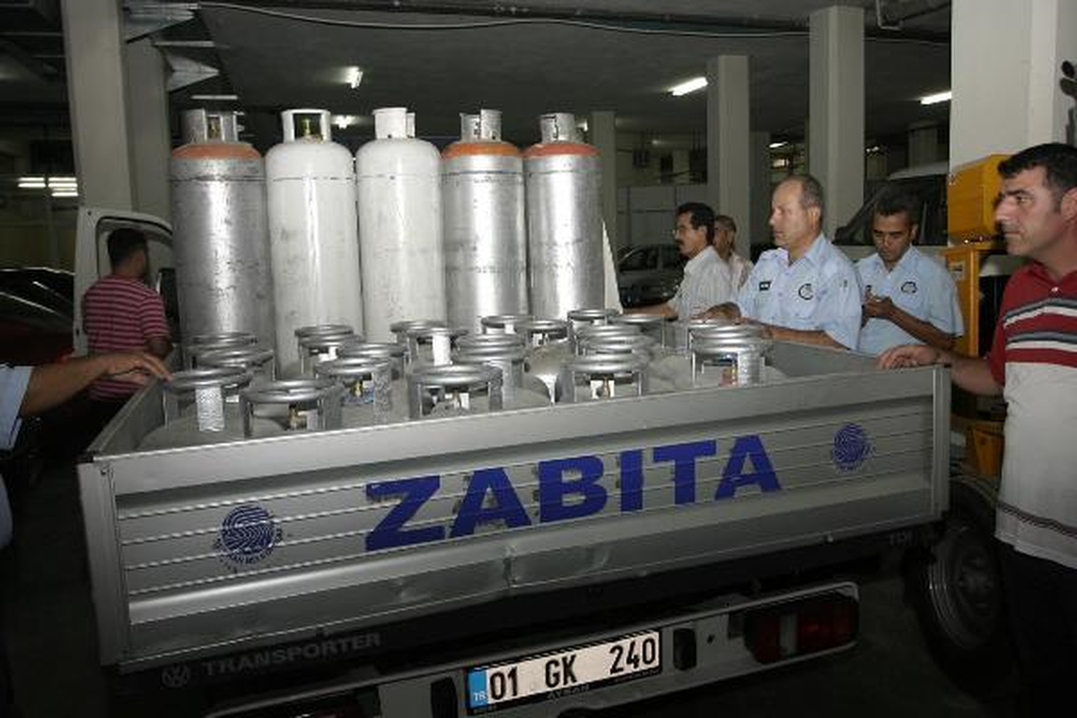 \'Korsan Tüpler Pimi Çekilmiş Bomba Gibi\'