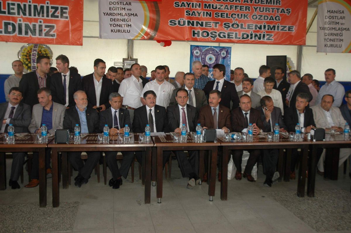 Manisa\'da 101 Çocuğa Toplu Sünnet Töreni