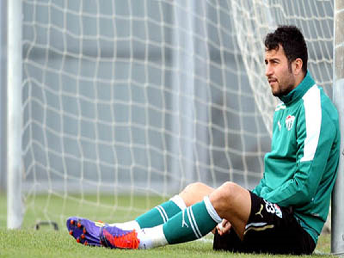 Ozan İpek Bursaspor\'la İpleri Koparıyor