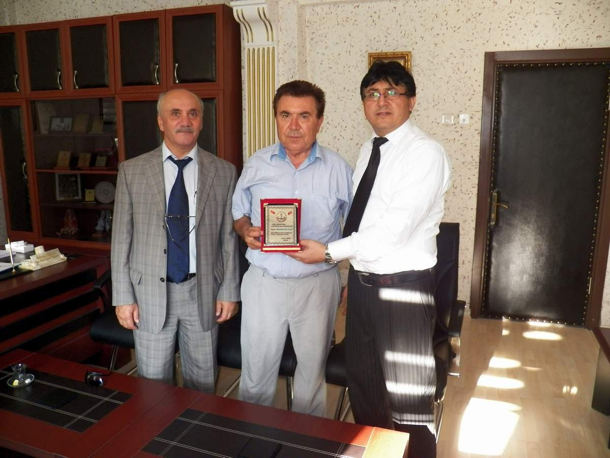 Söğüt\'te Hayırsever Vatandaştan Okula Güvenlik Kamerası