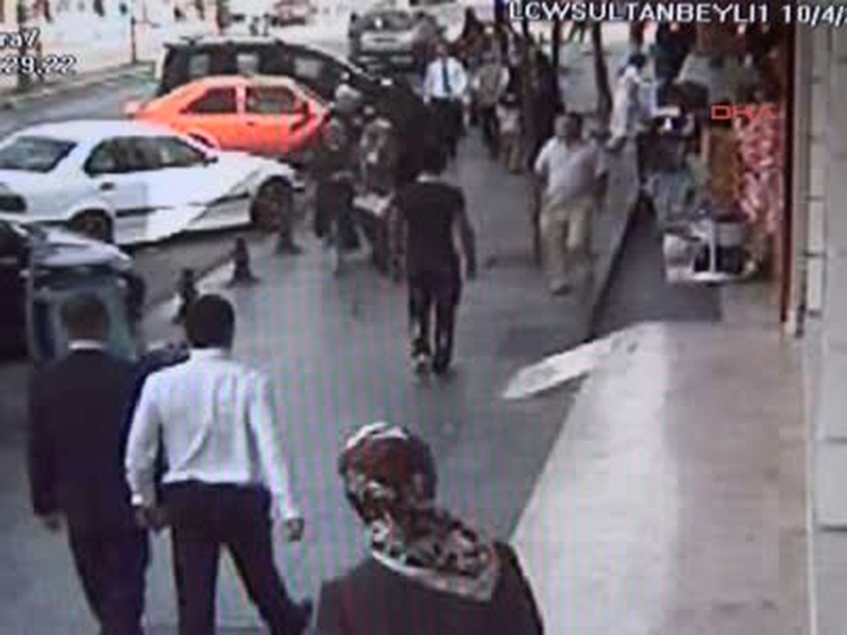 Sultanbeyli\'de Jiletli Hırsızlık Güvenlik Kamerasında