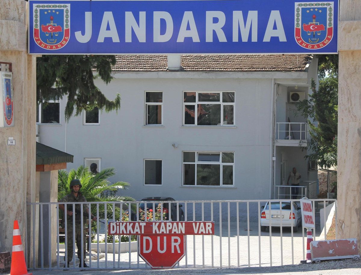 Suriye Askerleri Türkiye\'ye Sığındı