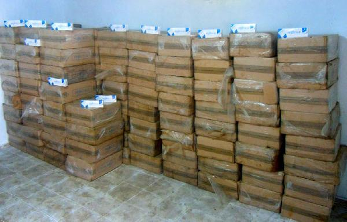 Tarsus\'ta 50 Bin Paket Kaçak Sigara Ele Geçirildi
