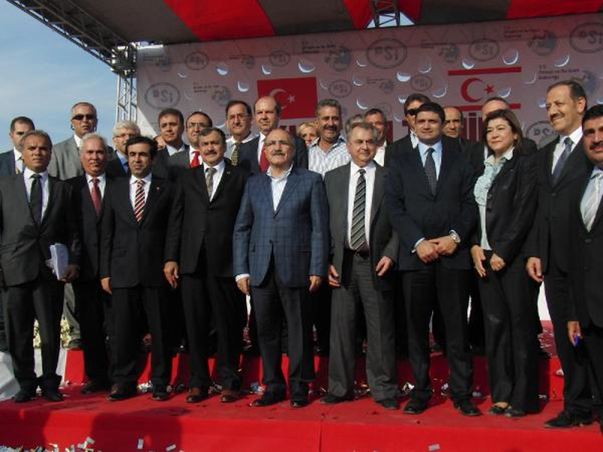 Türkiye\'den KKTC\'ye Denizaltından Su Götürecek \'Asrın Projesi\'nin Temeli Atıldı
