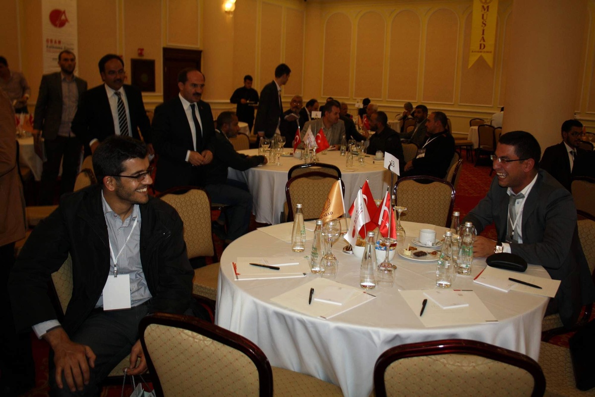 Yabancı Yatırımcılarla \'Bölgesel İşbirliği Forum\' Toplantısı Yapıldı