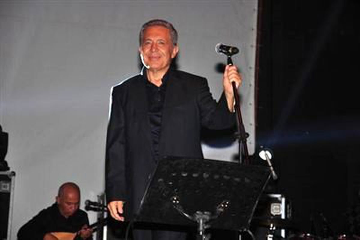 Zülfü Livaneli\'nden Müzik Ziyafeti