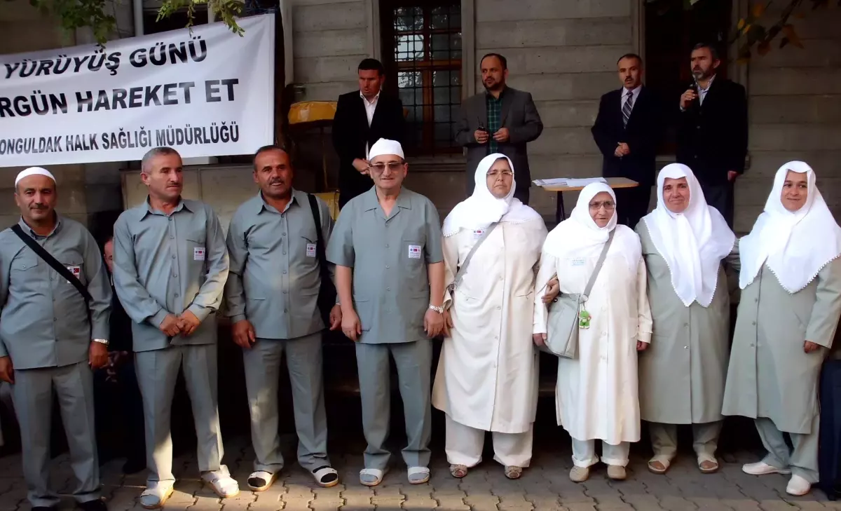 Alaplı\'da 11 Kişilik Son Hacı Kafilesi Kutsal Topraklara Uğurlandı