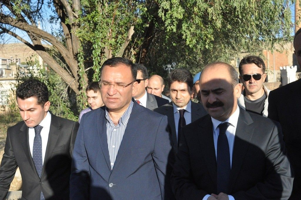 Başbakan Yardımcısı Bekir Bozdağ Siirt\'te."Bundan Sonra Sayın Cumhurbaşkanının Takdirine Göre Eğer...