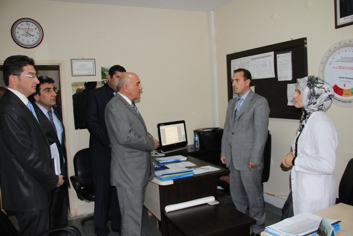Bayburt Valisi Hasan İpek Halk Sağlığı Müdürlüğünde İncelemelerde Bulundu