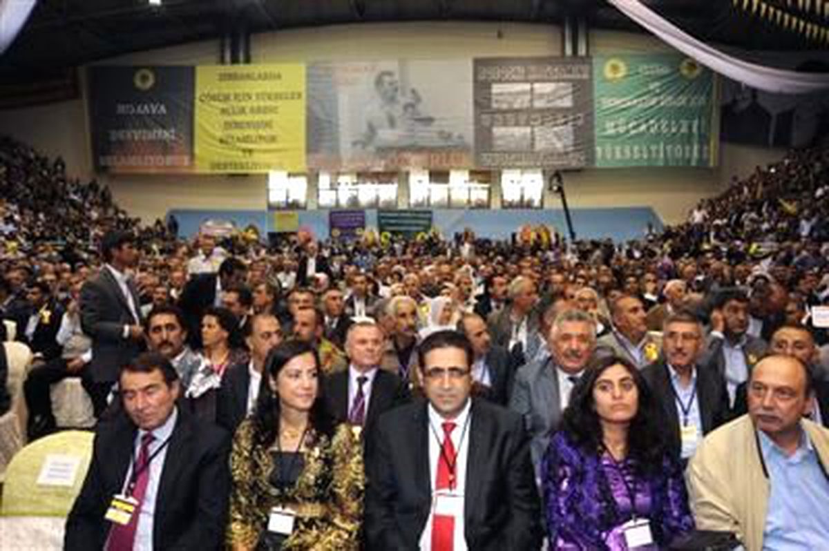 BDP Kongresi'nde Öcalan Posteri