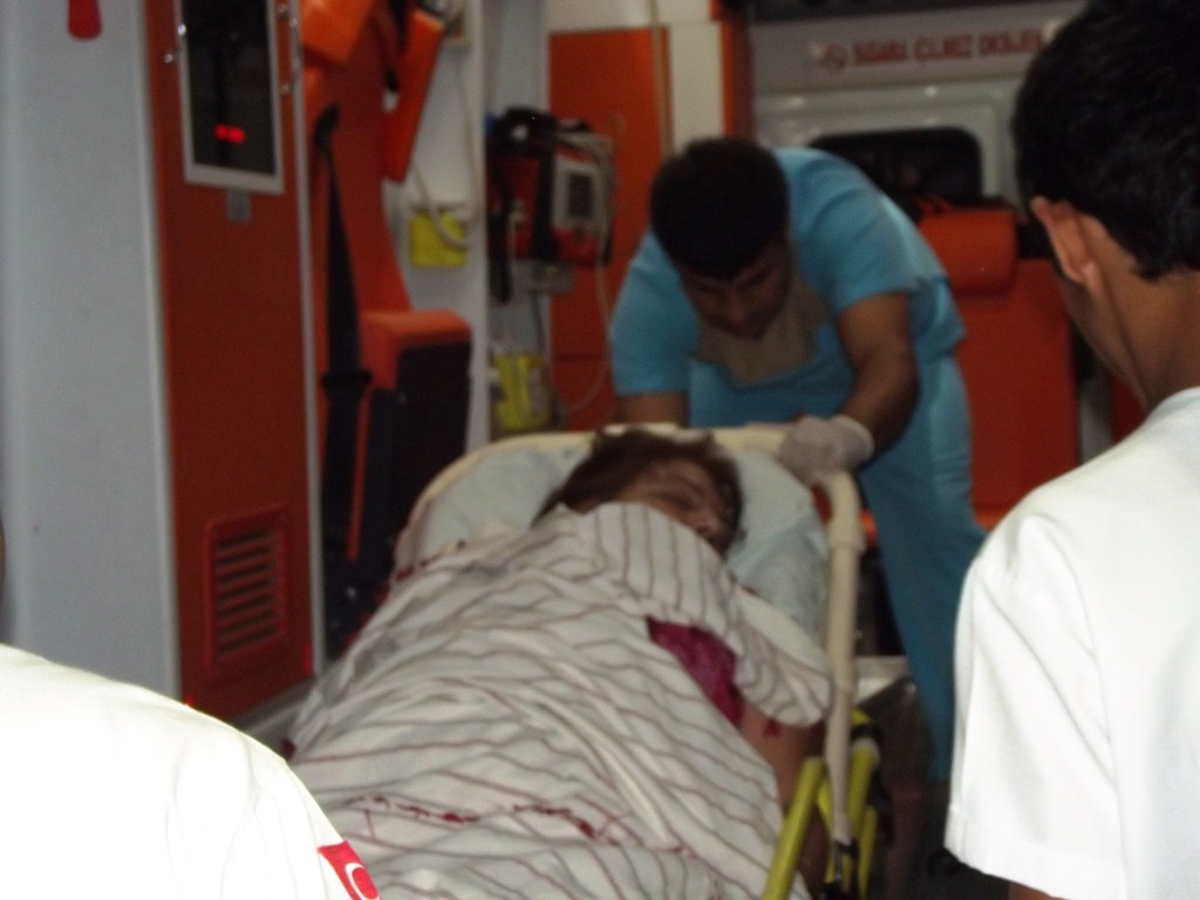 Beyin Kanaması Geçiren Kadın Polisi Alarma Geçirdi