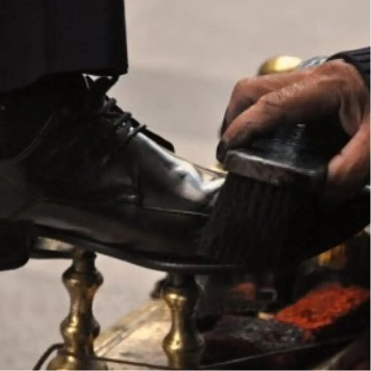 Cezayir Devriminin İstihbarat Ağı Ayakkabı Boyacıları