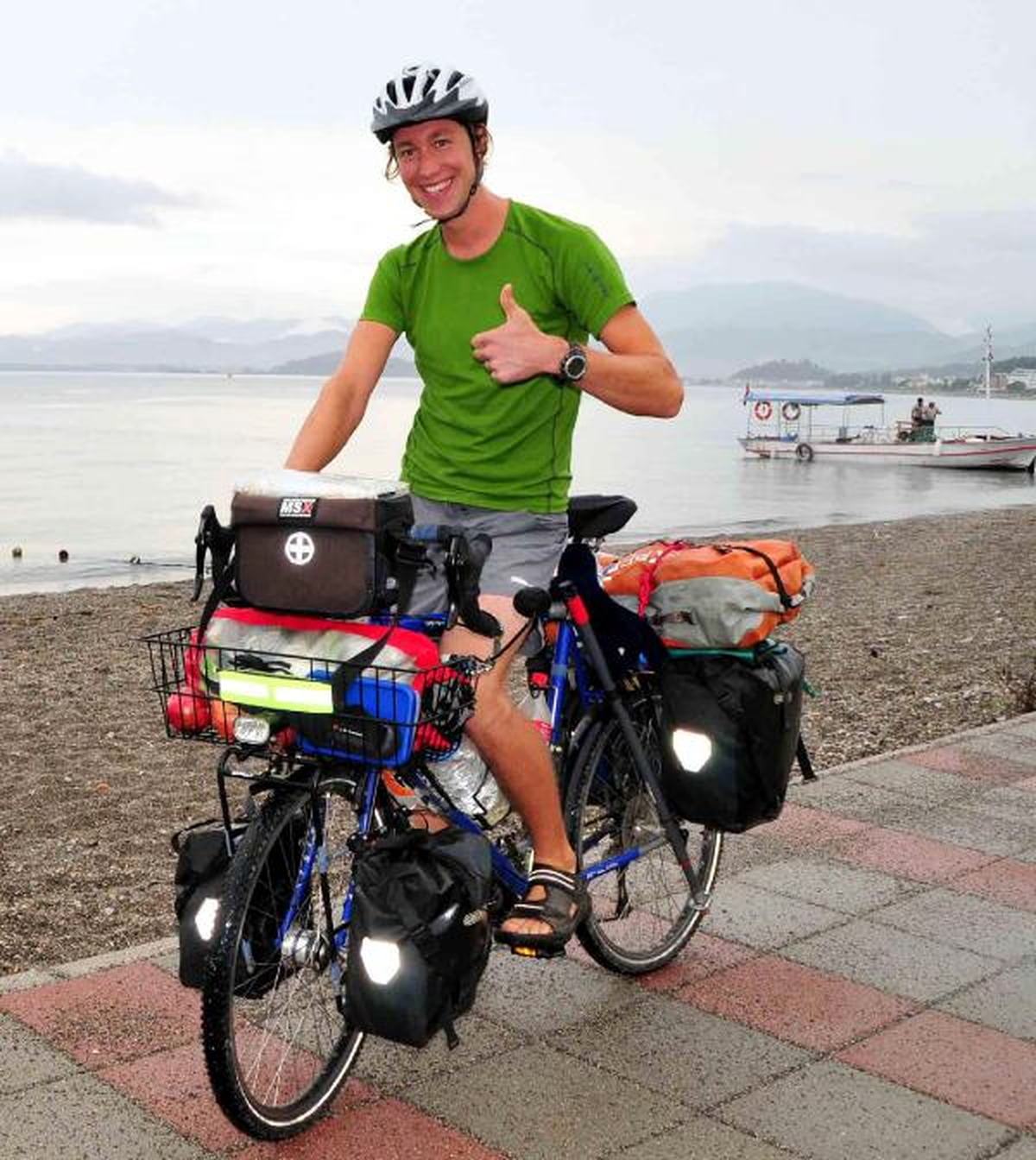 Çılgın Alman 4 Bin 300 Kilometre Pedal Çevirdi, 8 Ülke Dolaştı