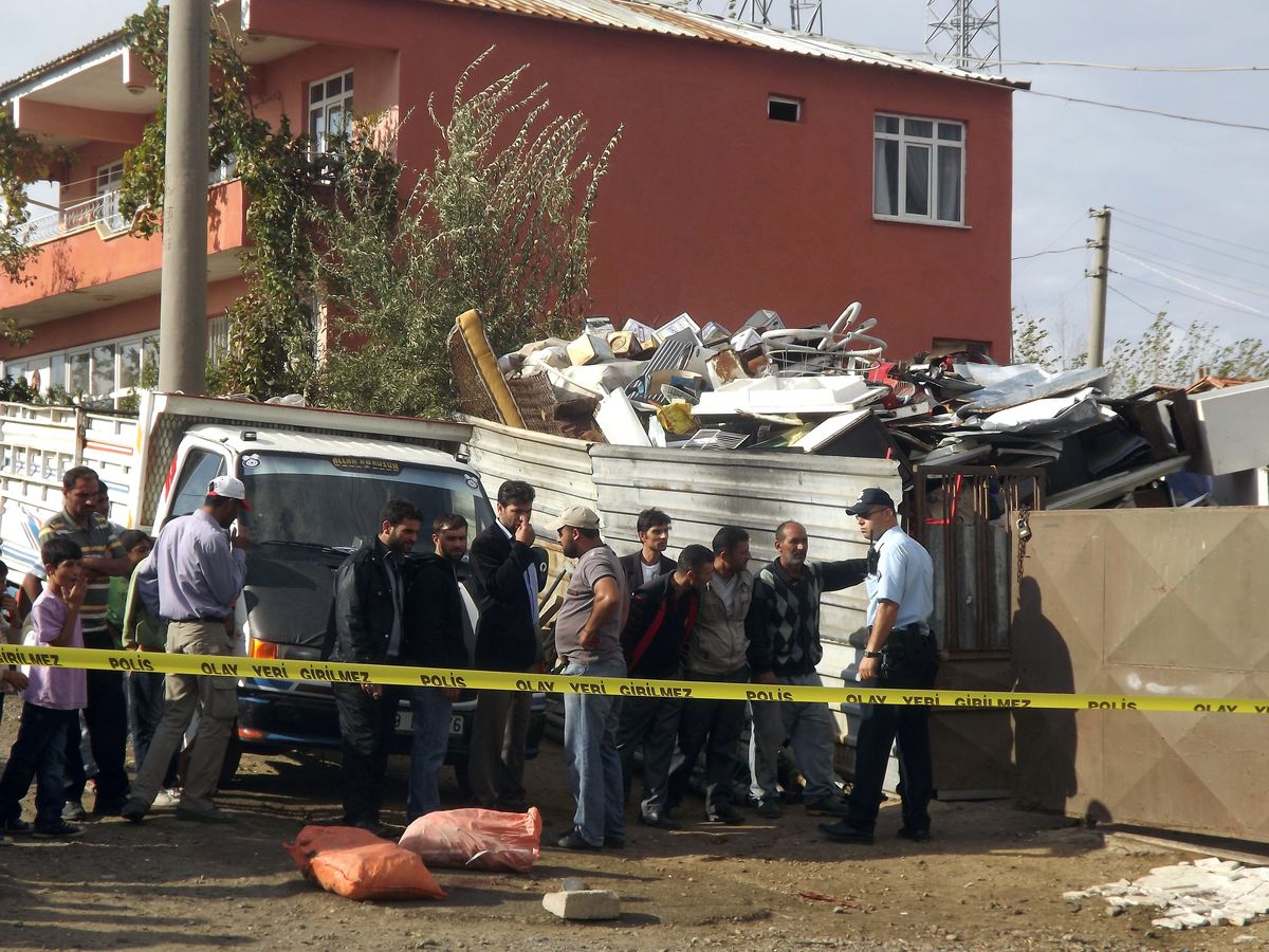 Hurdalıkların Arasındaki Bomba Patladı: 1 Yaralı