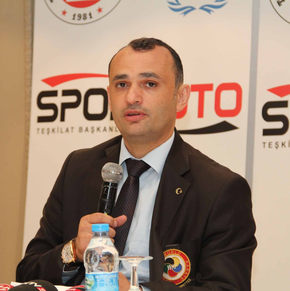 Karate Federasyonu 3.Olağan Genel Kurulu\'nda Tek Aday Olan Mevcut Federasyon Başkanı Esat...