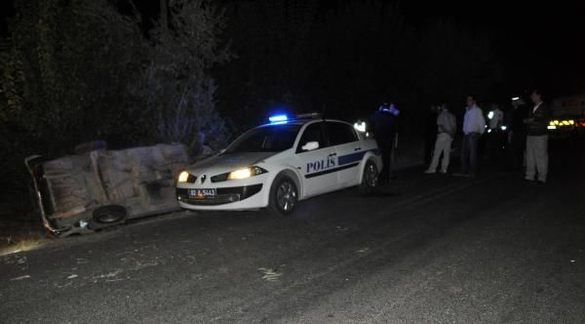 Kaza Yerinde İnceleme Yapan Polislere Otomobil Çarptı 1 Şehit, 5 Yaralı