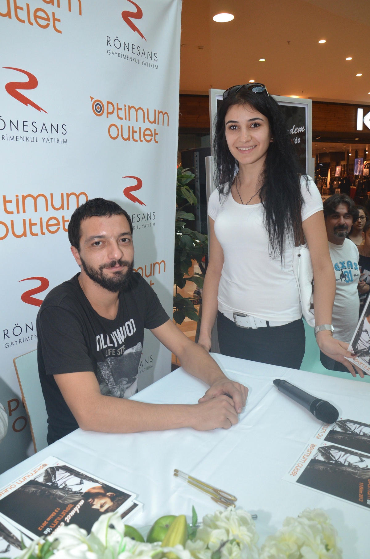 Mehmet Erdem İzmirli Hayranlarıyla Buluştu