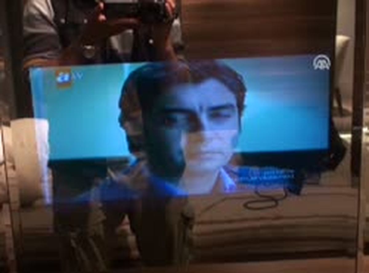 Mobilya Aynasında Televizyon Keyfi